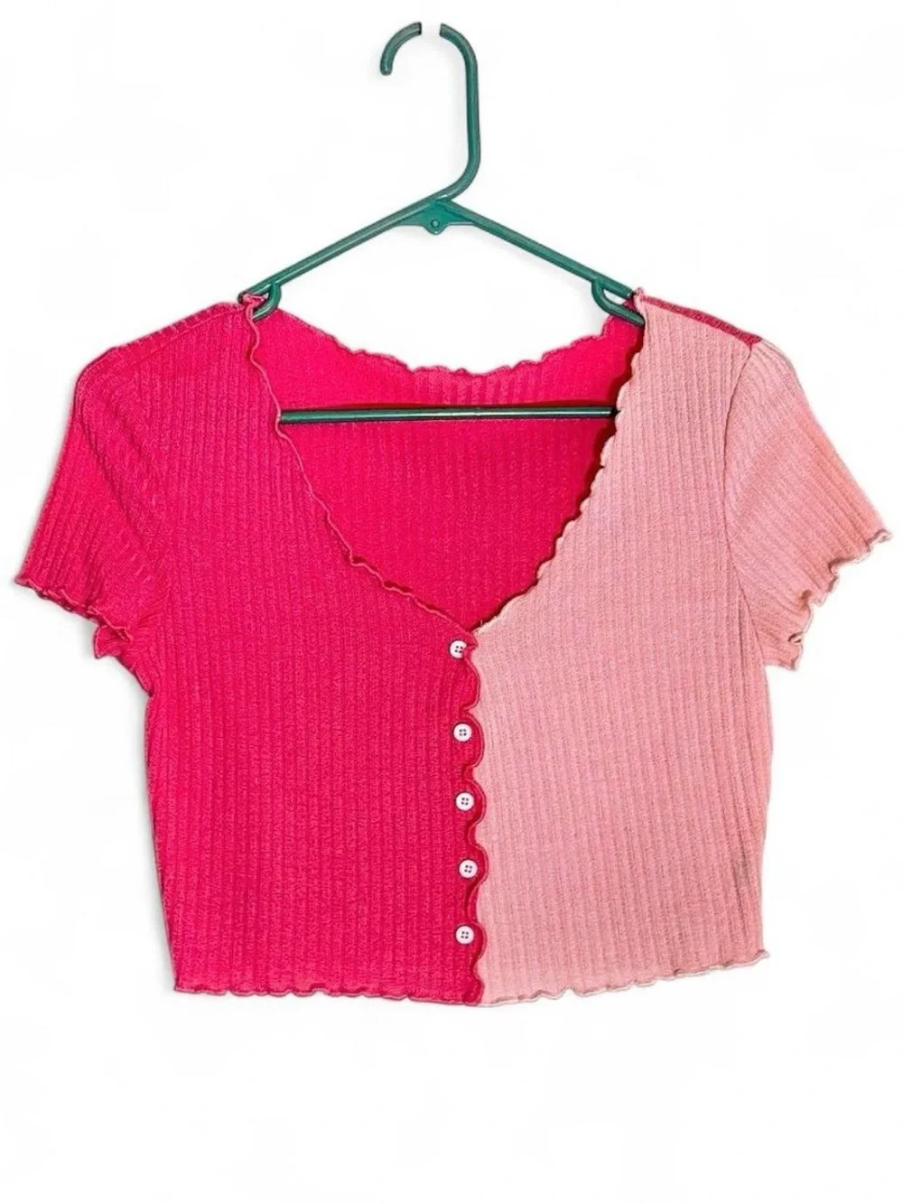 Two-Tone Pink Ribbed Button Crop Top - Picture 1 of 3